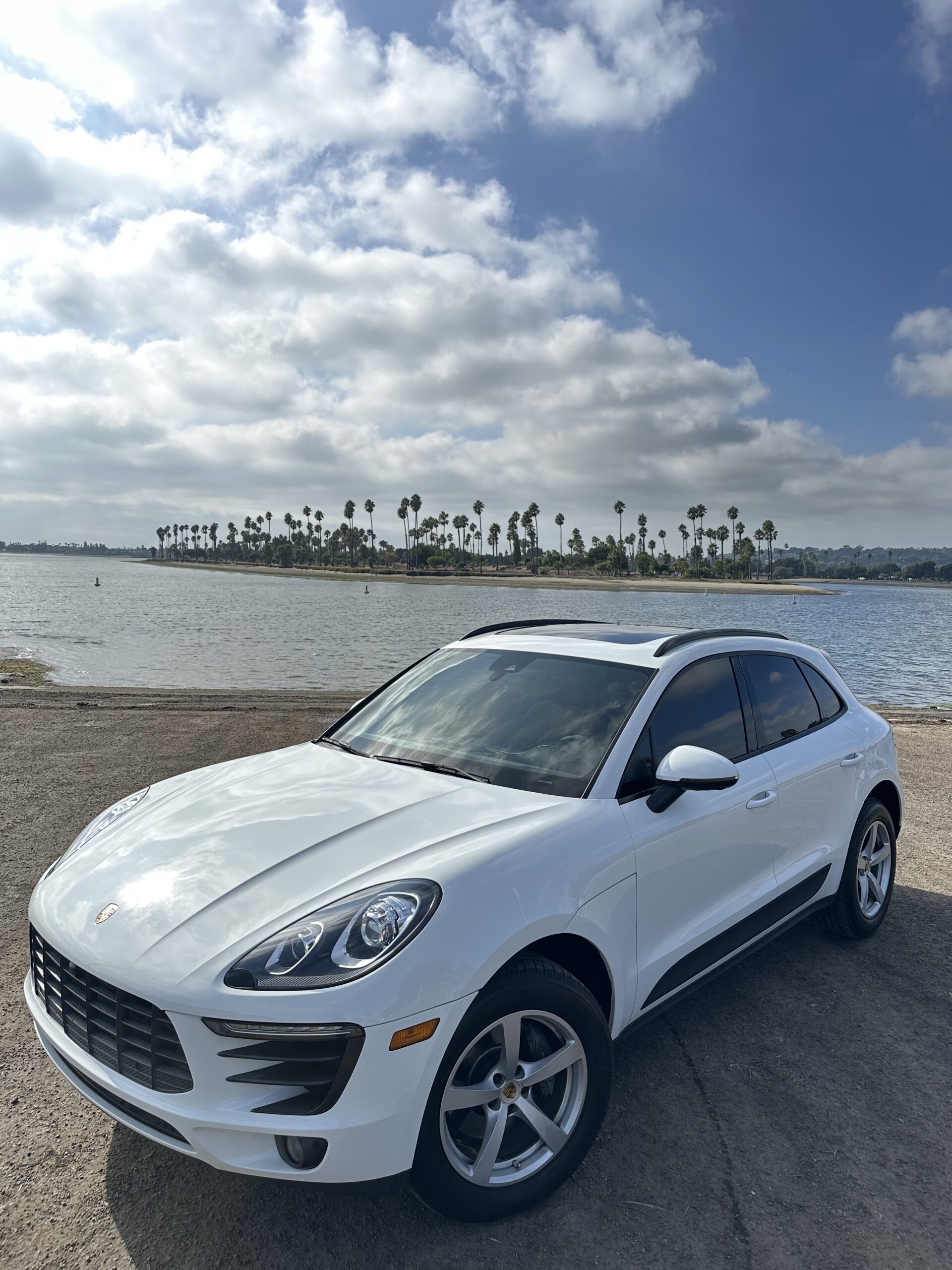 2017 Porsche Macan Base's photo